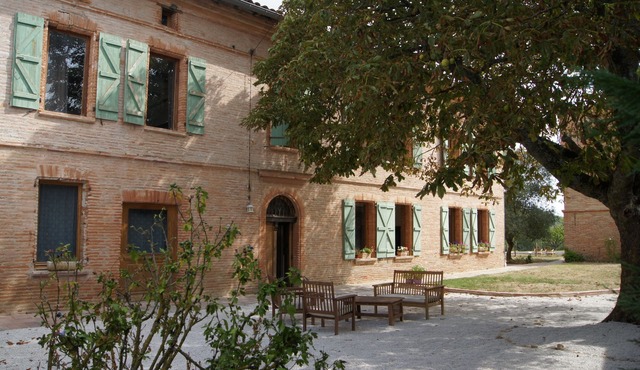 Charming family home with fenced pool