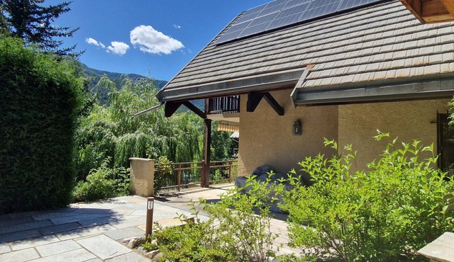 charming family house, for 8 people. Chantemerle