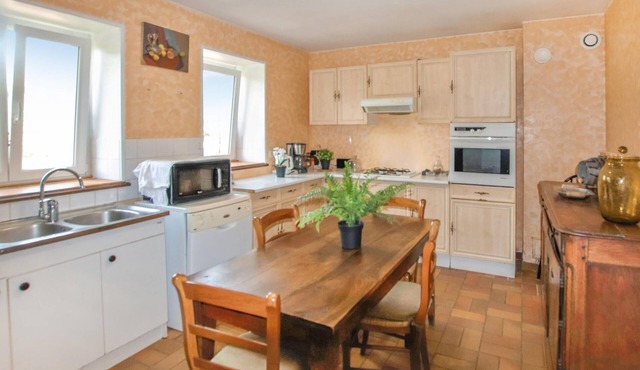 Charming family house in natural stone on a vineyard near Lyon.