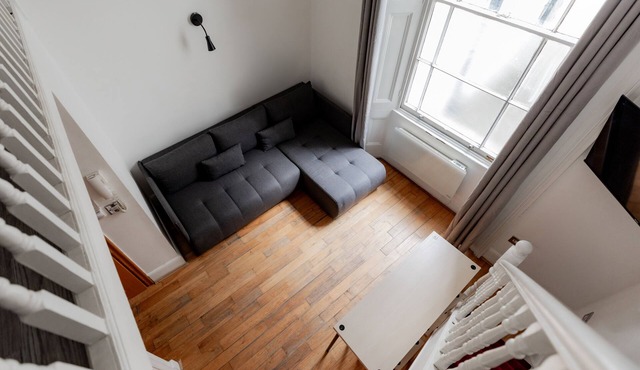 Charming Family Mezzanine Studio Hyde Park G02