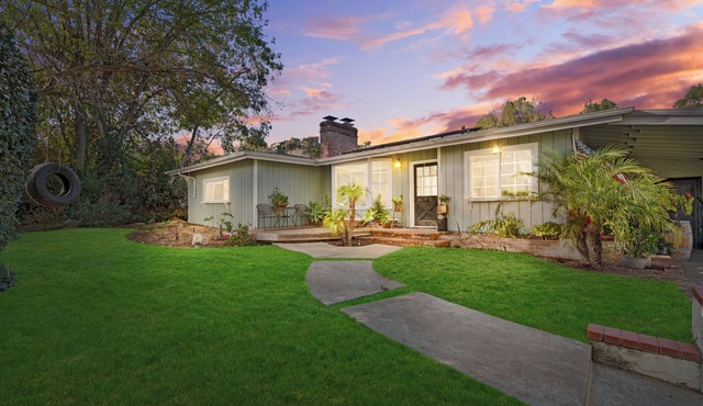 Charming family Ranchette - Entire Home with pool