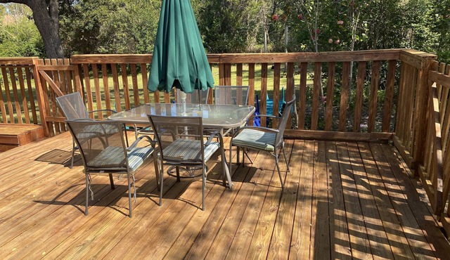 Charming Family Retreat - Sleeps 8 - Close To Beaches, Shopping & Restaurants