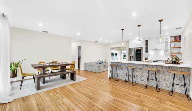 Charming Family Retreat in Miami: 10 Min from Miami International Airport