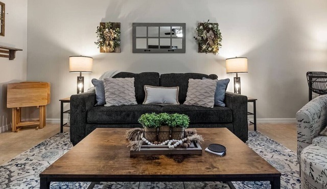 Charming Family & Triathlete Downtown Suite 857