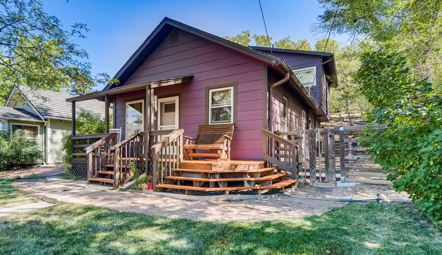Charming Family & Corporate Retreat Near Broadmoor