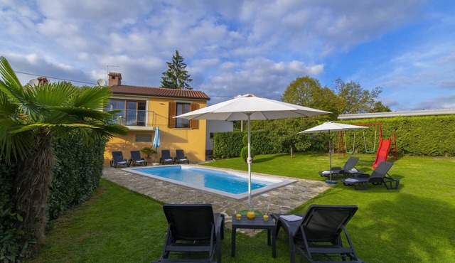 CHARMING FAMILY VACATION HOME IN THE CENTER OF ISTRIA, WITH PRIVATE POOL, WIFI