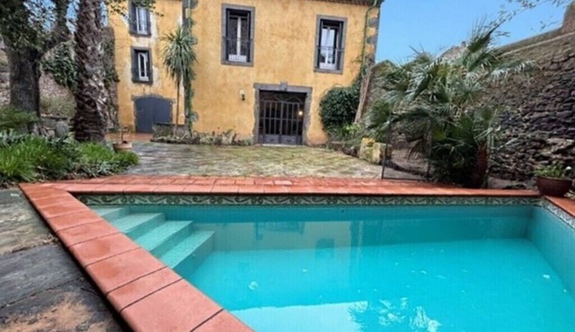 Charming family winegrower's house in the center of Marseillan, sleeps 12