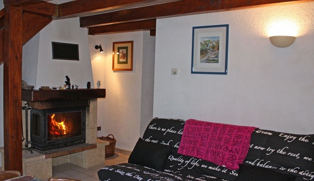 Charming Farmhouse with Game Room, 10 km to Val d'Ajol, WiFi Included