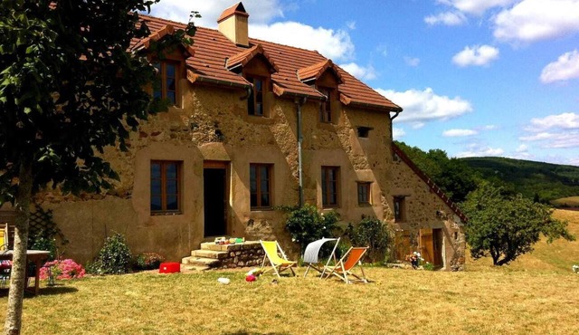 Charming Farmhouse: 6 Bedrooms - 11 People