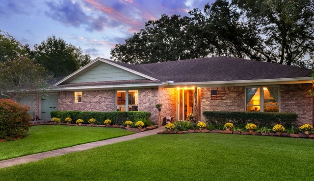 Charming Farm In Alvin Texas, with Mini Horses