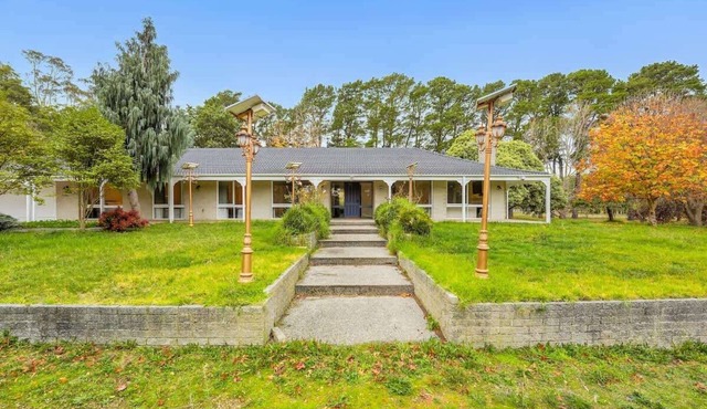 Charming Farm Stay 4BR Family Retreat Hastings