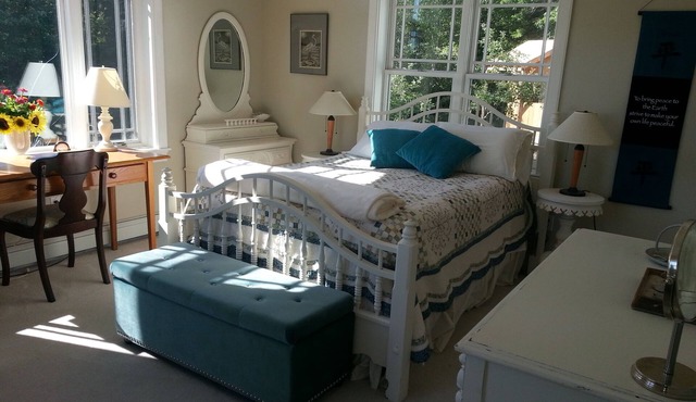 Charming farmhouse apartment at Scatter Good Farm