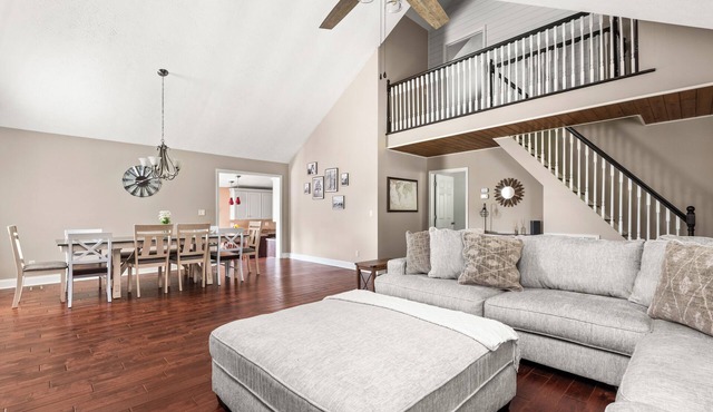 Charming Farmhouse Getaway – Peaceful Country Escape with Modern Comforts!