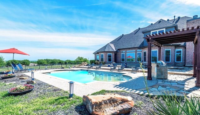 Charming farmhouse in Countryside with Pool & great views for 16 guests