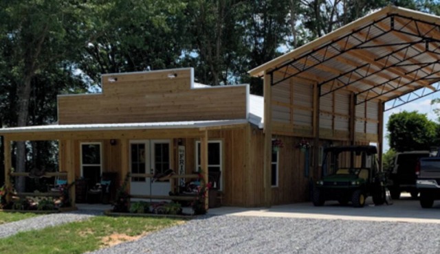 Charming farmhouse in delightful Brantley with AC