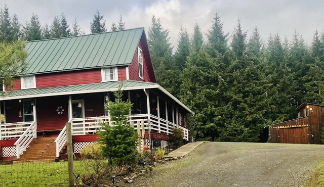 Charming Farmhouse in Yamhill’s Wine Country.