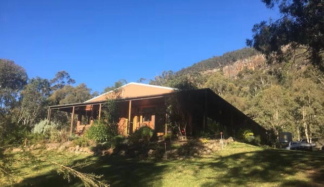 Charming farmhouse nestled in the breath-taking Condamine Gorge