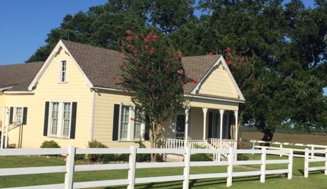 Charming Farmhouse Near Round Top With One-of-a-Kind Views!
