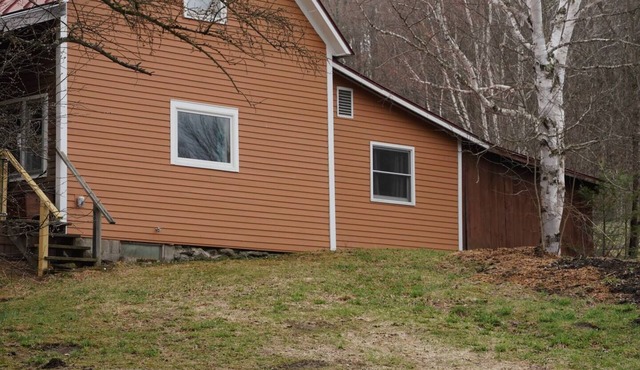 Charming farmhouse on 200+ acre horse farm and wildlife rehabilitation facility