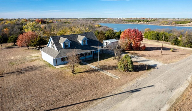 Charming Farmhouse on Lake Lavon: Hiking, Fishing & ATV Trails
