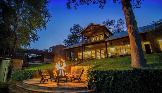 Charming Farmhouse-Pool Table-Ping Pong-River Views