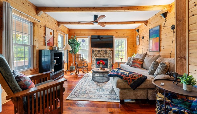 Charming Farmhouse, Sauna - 4 bedrooms, WiFi, AC in Upper Jay