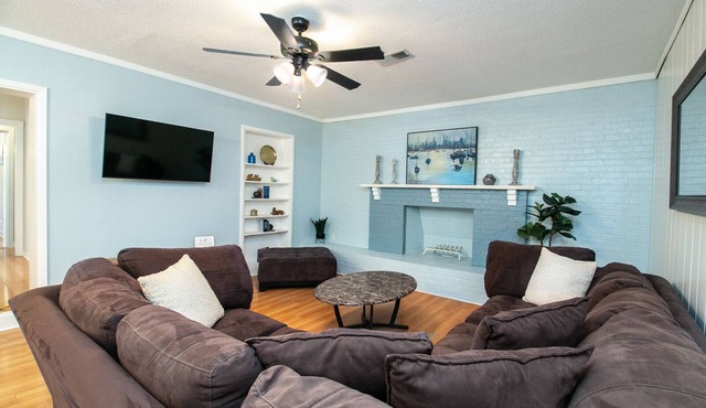 Charming Farmhouse Relax w/Heated Massage Chair