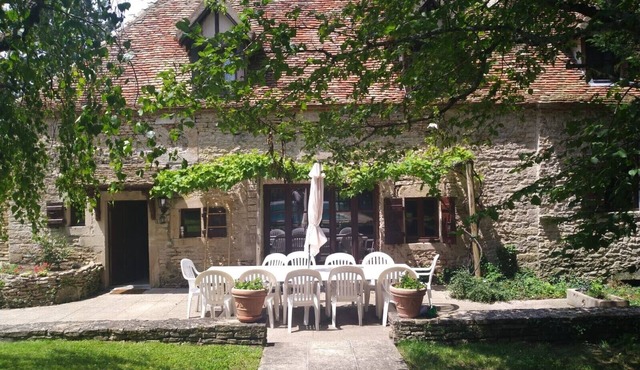 Charming farmhouse with swimming pool