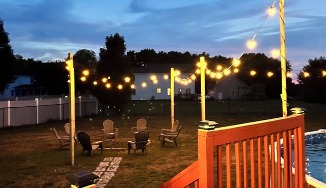 Charming farmhouse with 4 bedrooms and WiFi, AC and pool in gorgeous Clayton.