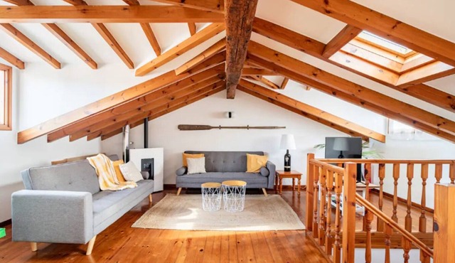 Charming Fisherman's House with patio close to everything.