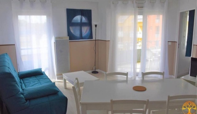 Charming Fishing Port of Grandcamp-Maisy View! Parking, Pool, Pets Allowed!