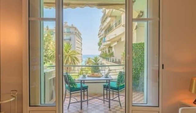 Charming flat, 2Bedrooms, renovated, sea view, AC