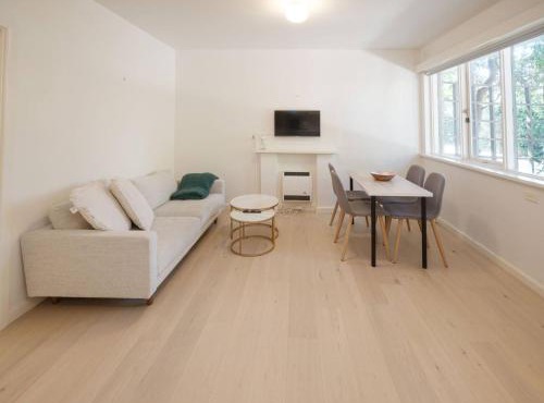 Charming Flat Near Elwood Beach