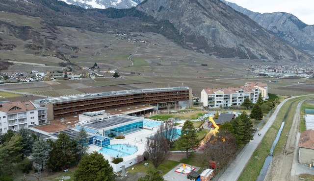 Charming flat with a magnificent south-facing terrace in the directly accessible Bains de Saillon co