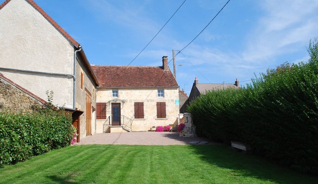 Charming flowery cottage in the heart of the Monts du Nivernais