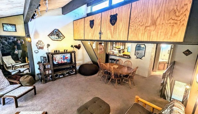 Charming Forest Retreat – Steps from Snow Summit Slopes