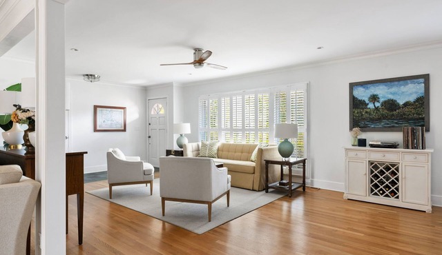 Charming Fort Sumter Cottage