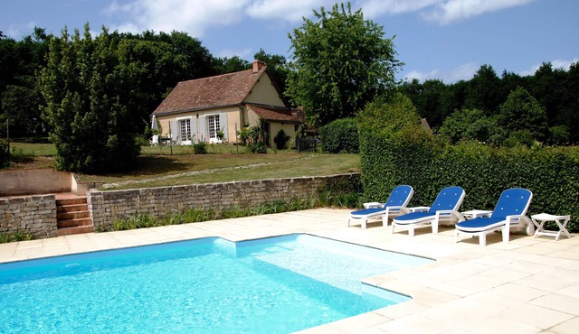 Charming house*, comfort, quiet, breathtaking view, heated pool