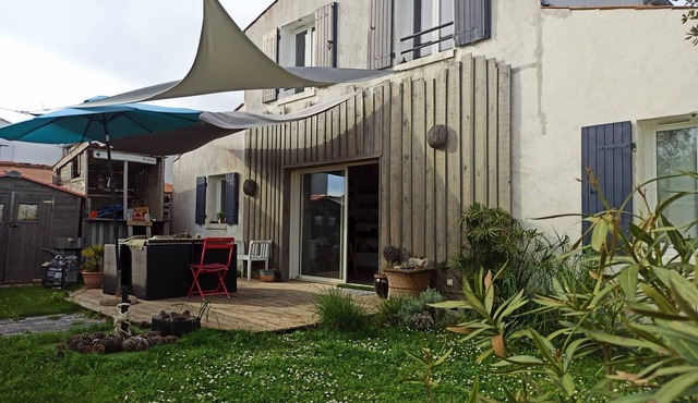 Charming house with garden near sea and forest