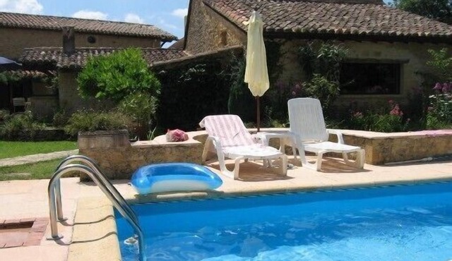 Charming cottage, quiet ideal rest with pool and sauna