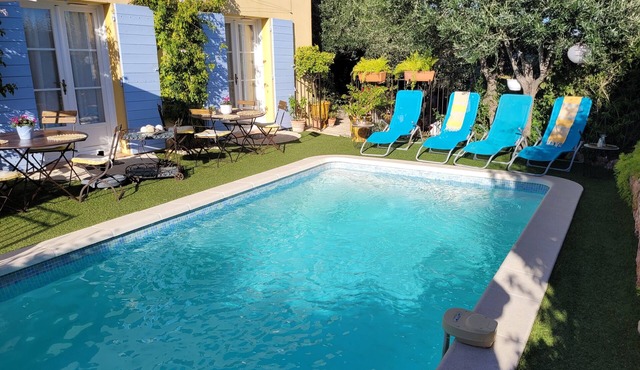 Charming gîte with pool and garden