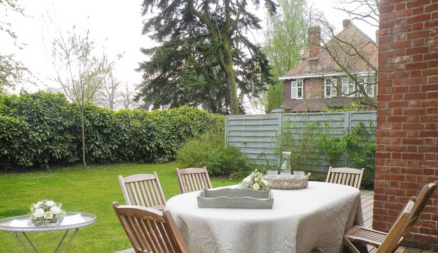 Charming cottages with private garden in the middle of a park