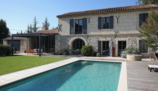 Charming Renovated Village House with Pool in Saint Etienne du Grès!