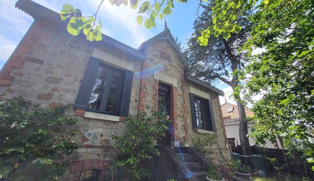 Charming seaside house for 6, near the beach, pets allowed