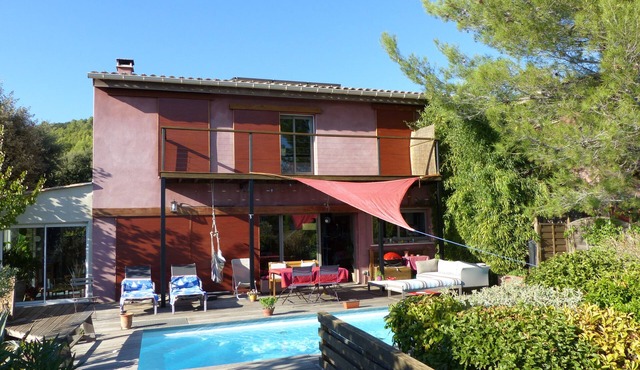 charming villa, on the edge of the garrigue, in Saint Cômes: 12 km west of Nîmes