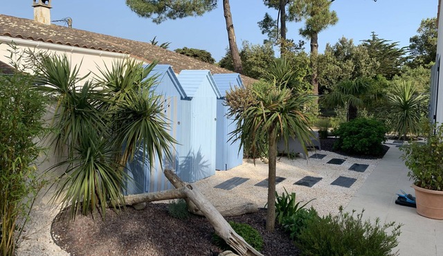 Charming house in a quiet location 3mn walk from the beach