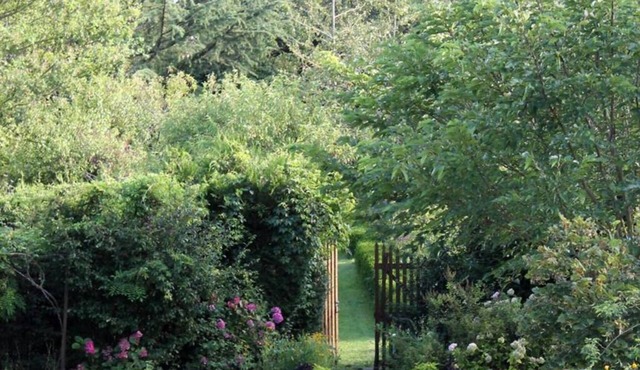 Charming family manor house in the heart of Southern Burgundy