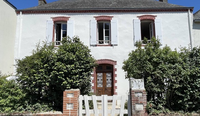 Charming family house for 8, St-Gildas de Rhuys, enclosed garden