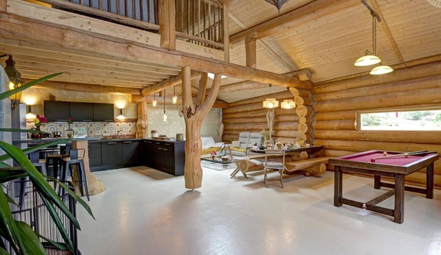 Charming Cottage with Jacuzzi in Forez Mountains