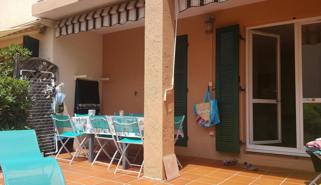 Charming apartment for 5 people with large terrace and air conditioning on the ground floor